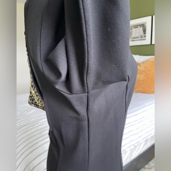 Black cocktail dress with back beading - Picture 4 of 7